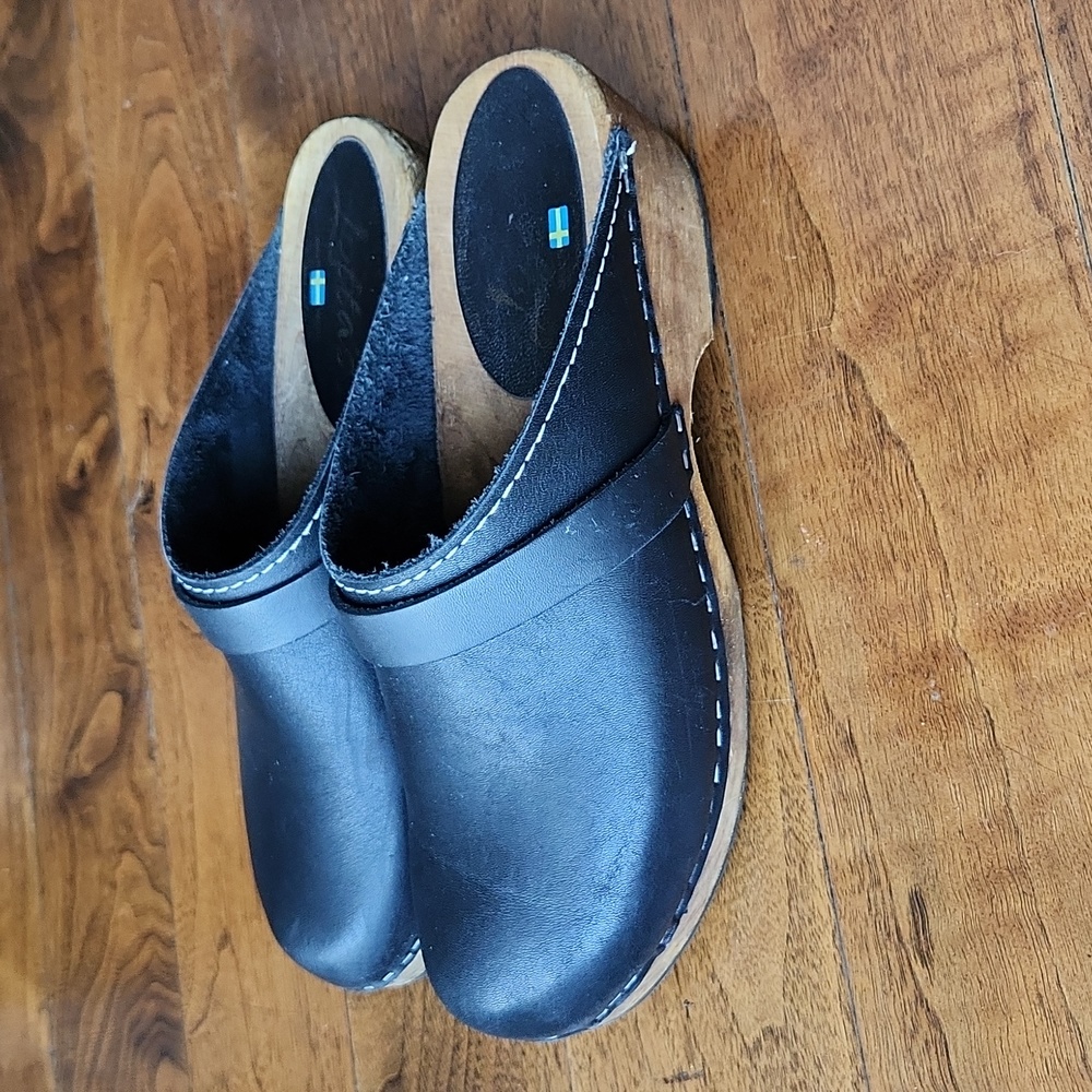 Lotta's leather clogs size 40